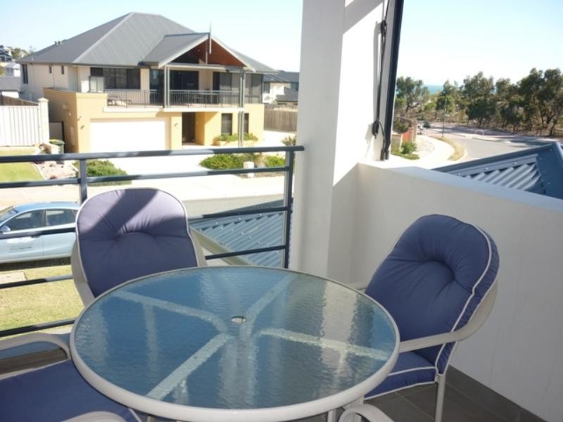 5 Weymouth Bvd, Quinns Rocks WA 6030