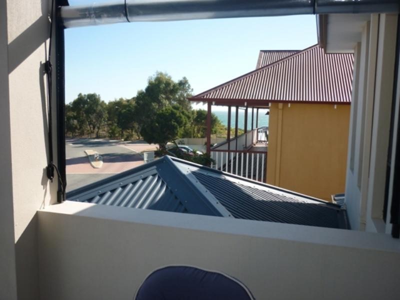 5 Weymouth Bvd, Quinns Rocks WA 6030