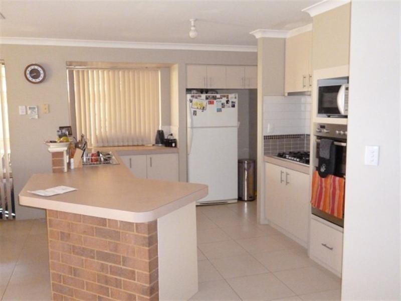 5 Brushbox  Way, Huntingdale WA 6110