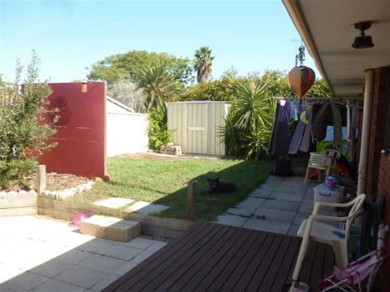 77  Gibbs St, East Cannington WA 6107