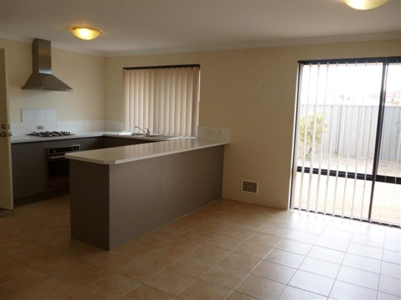 21 Pimento Cir, Port Kennedy WA 6172