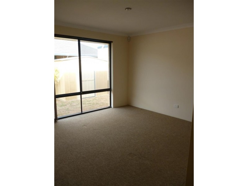 21 Pimento Cir, Port Kennedy WA 6172