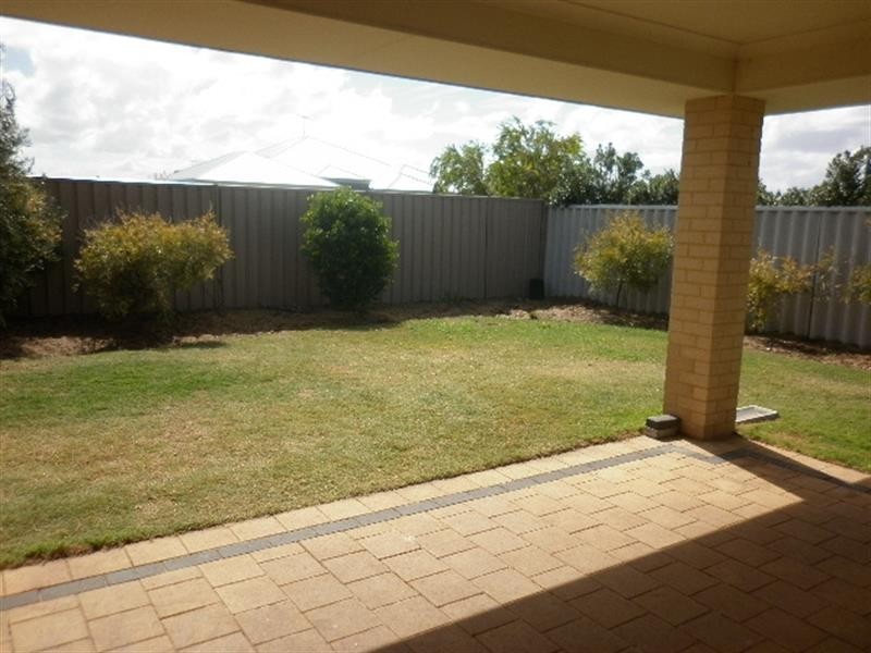 21 Pimento Cir, Port Kennedy WA 6172