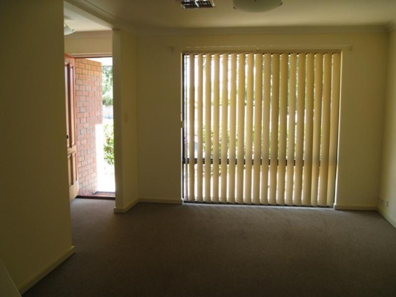 1 Pear Cl, Forrestfield WA 6058