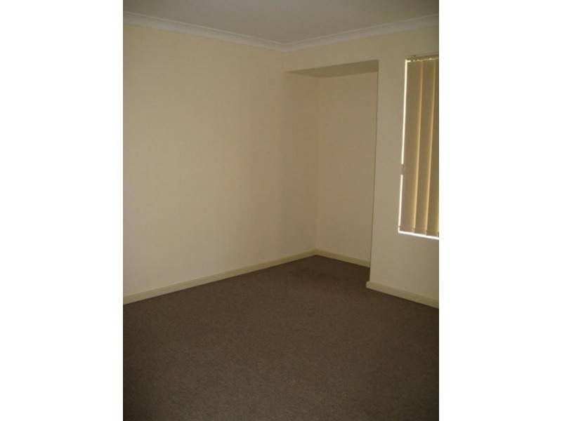 1 Pear Cl, Forrestfield WA 6058