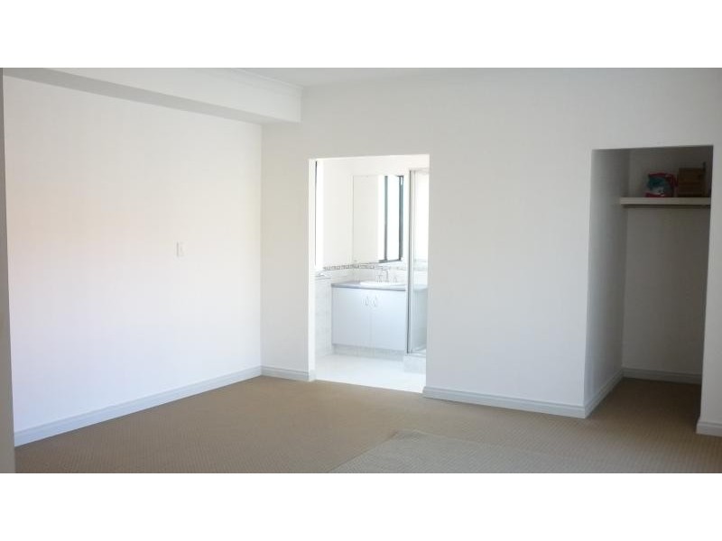 306 Belmont Ave, Kewdale WA 6105