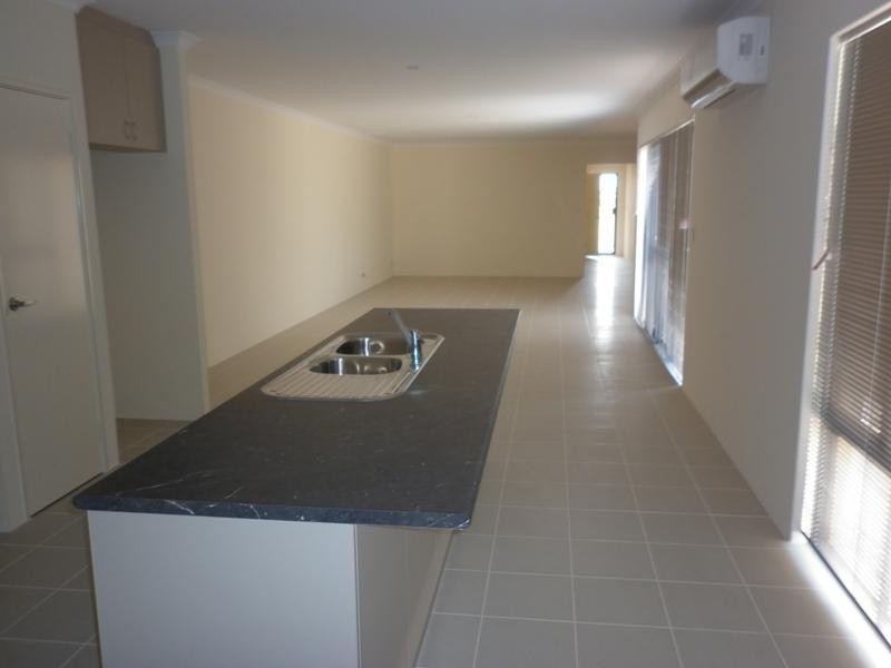 6 Saunton Way, Ridgewood WA 6030