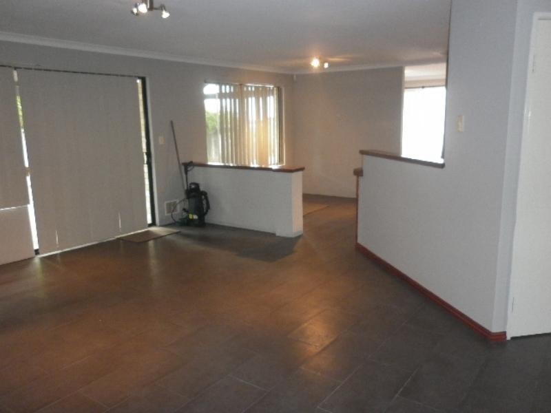 17 Rover Ct, Quinns Rocks WA 6030