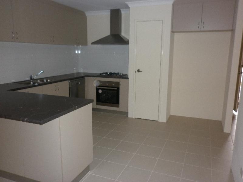 48 Gingerale Cir, Byford WA 6122