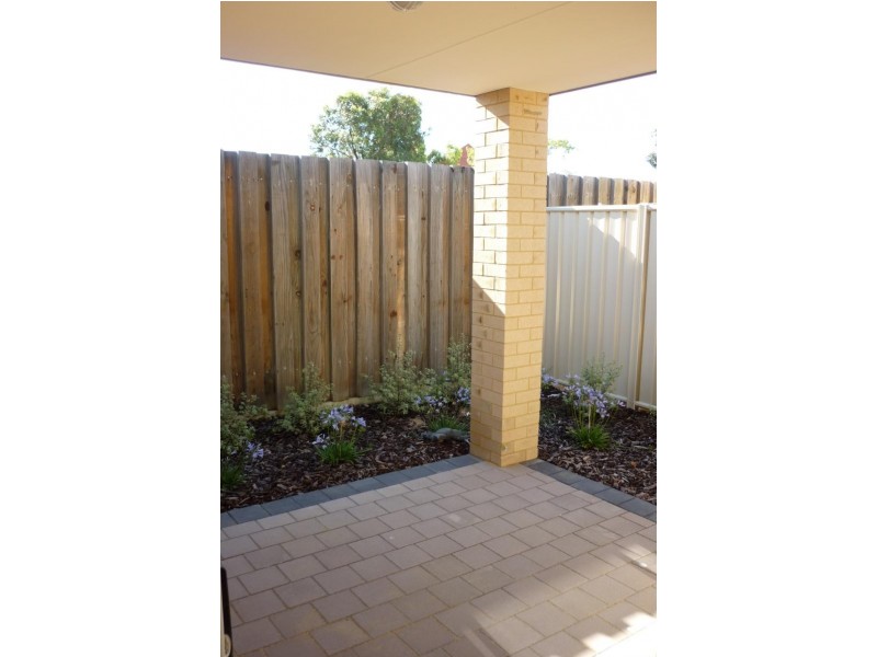 16 Illyarrie Ave, Falcon WA 6210