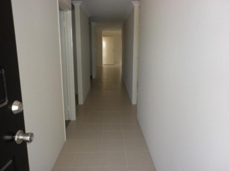 7 Helmsley Pkwy, Alkimos WA 6038