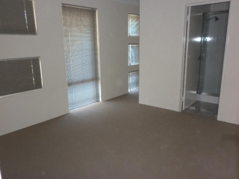 7 Helmsley Pkwy, Alkimos WA 6038