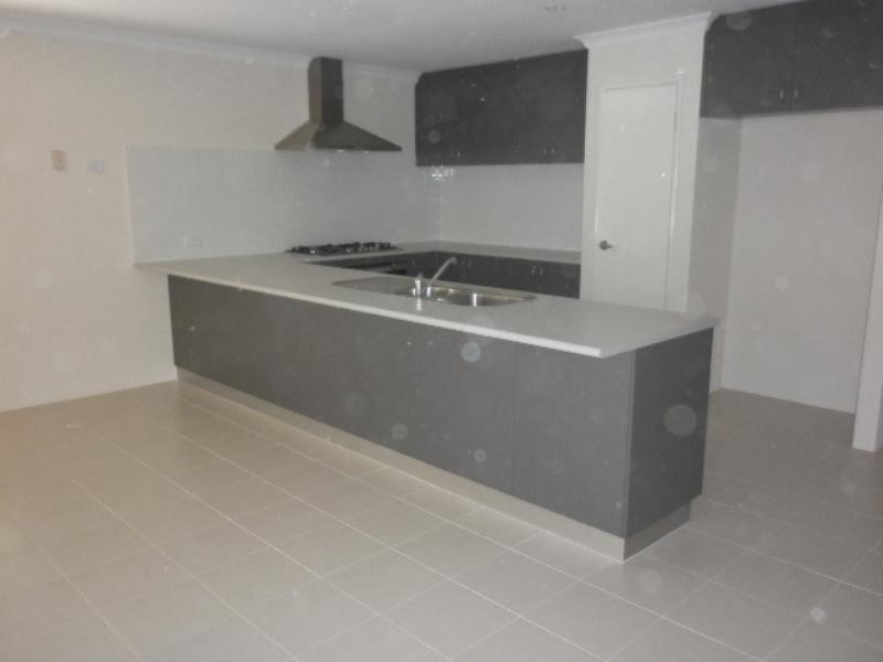 7 Helmsley Pkwy, Alkimos WA 6038