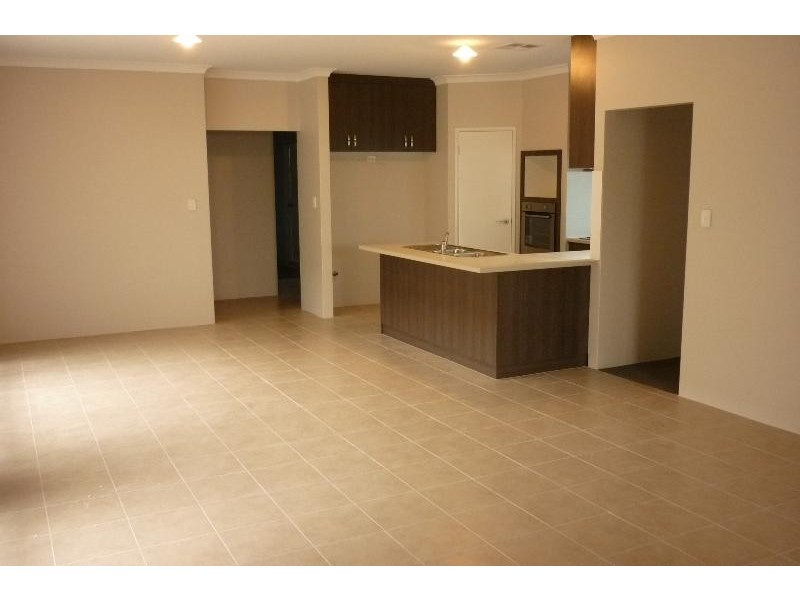 41 Alhambra Pkwy, Landsdale WA 6065