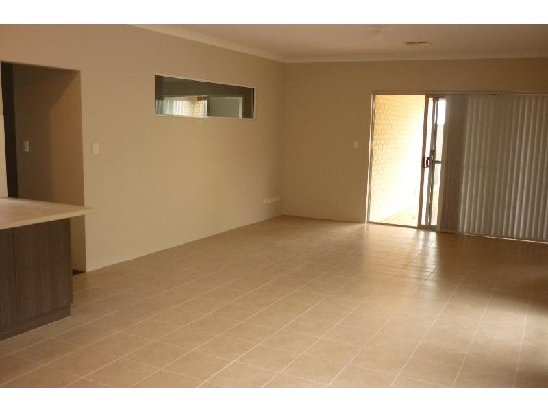 41 Alhambra Pkwy, Landsdale WA 6065