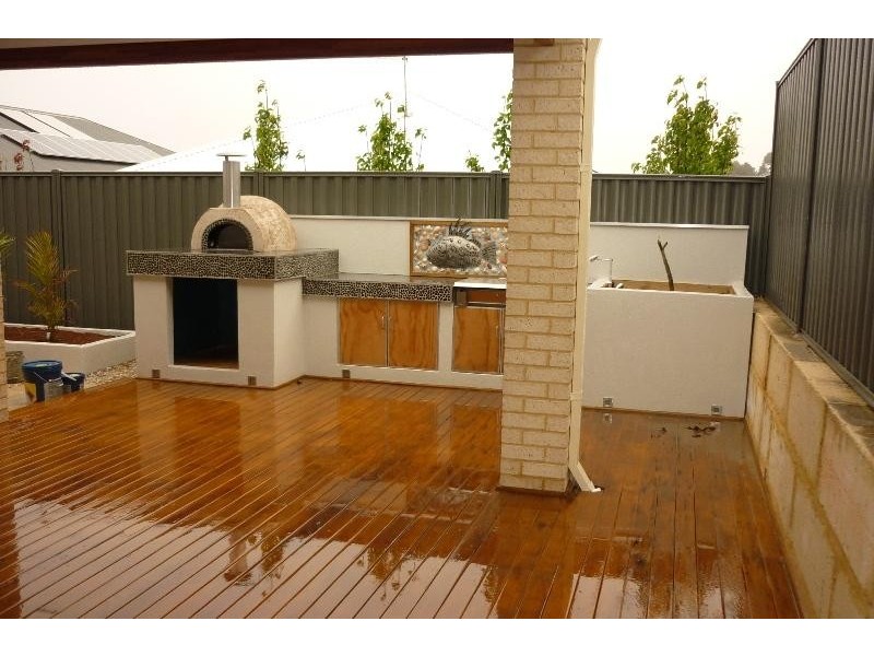 41 Alhambra Pkwy, Landsdale WA 6065