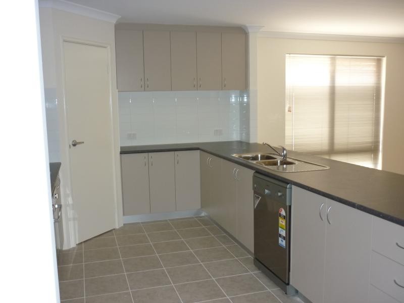 17  Kirra St, Secret Harbour WA 6173