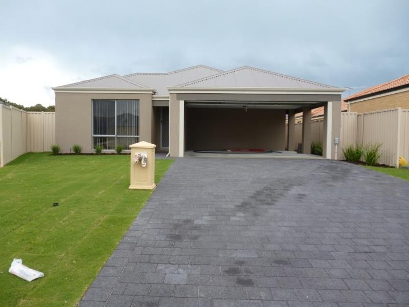 17  Kirra St, Secret Harbour WA 6173