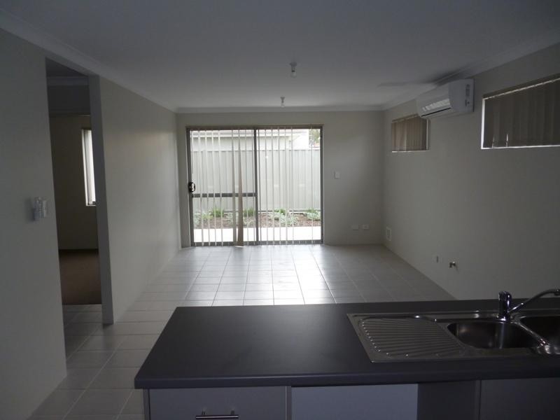 36/148-152  Railway Pde, Queens Park WA 6107