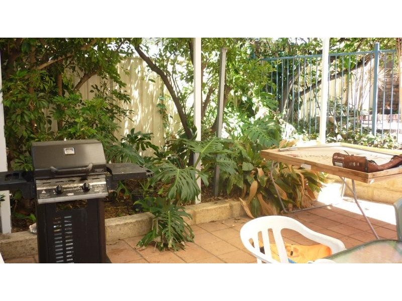 15 Castle  Rd, Woodlands WA 6018