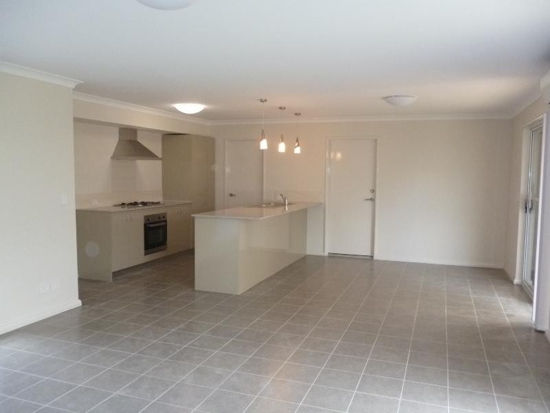 19 Verbana  Dr, Aveley WA 6069