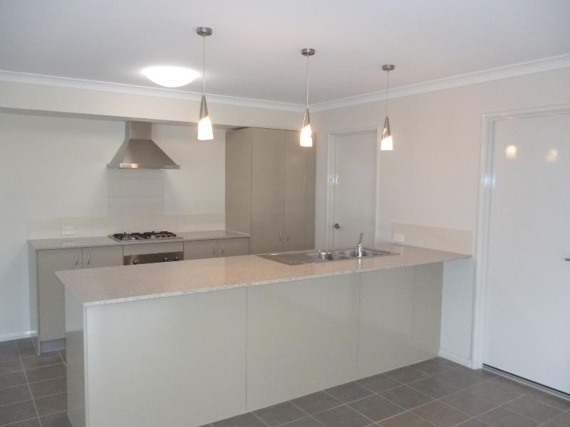 19 Verbana  Dr, Aveley WA 6069