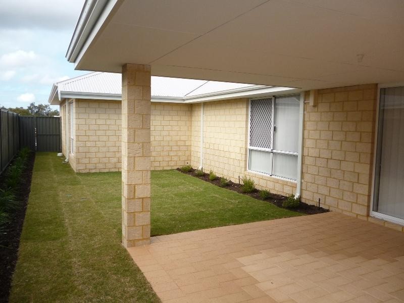 19 Verbana  Dr, Aveley WA 6069