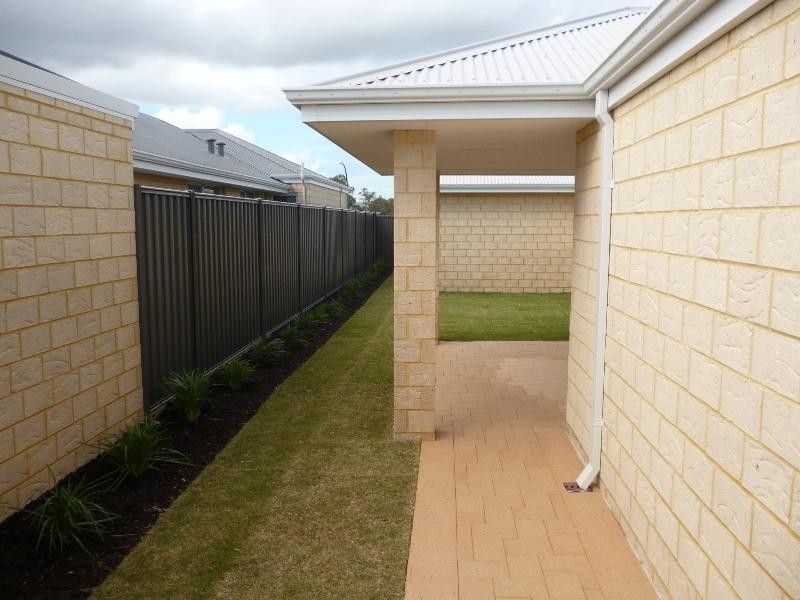 19 Verbana  Dr, Aveley WA 6069