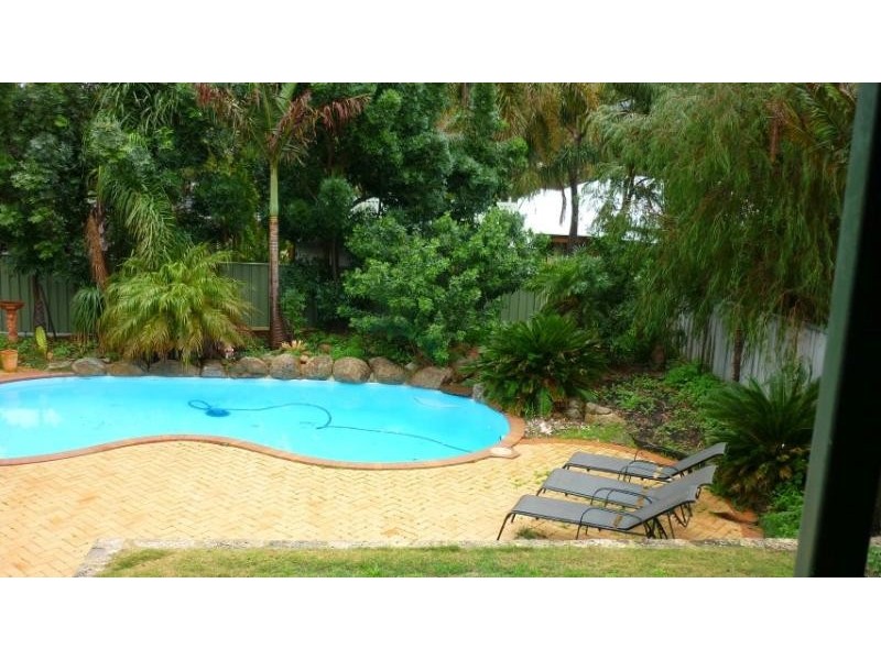23 Draycott St, Karrinyup WA 6018