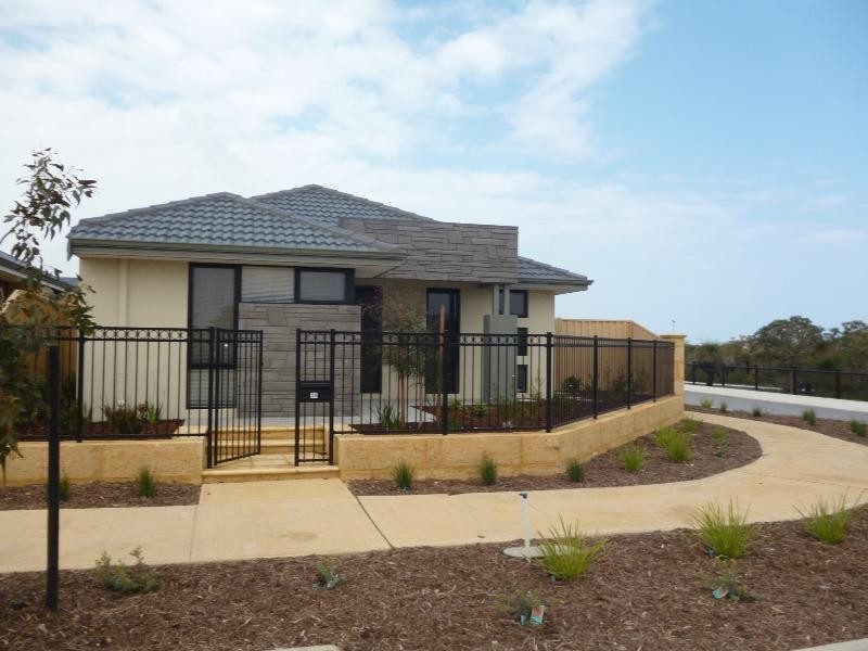 36 Halesworth Pde, Butler WA 6036