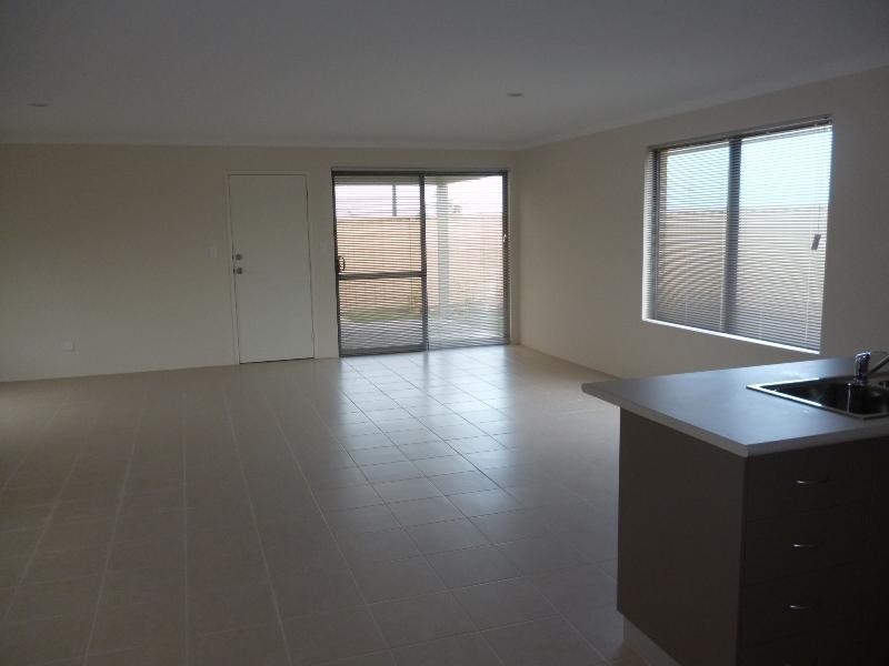 36 Halesworth Pde, Butler WA 6036