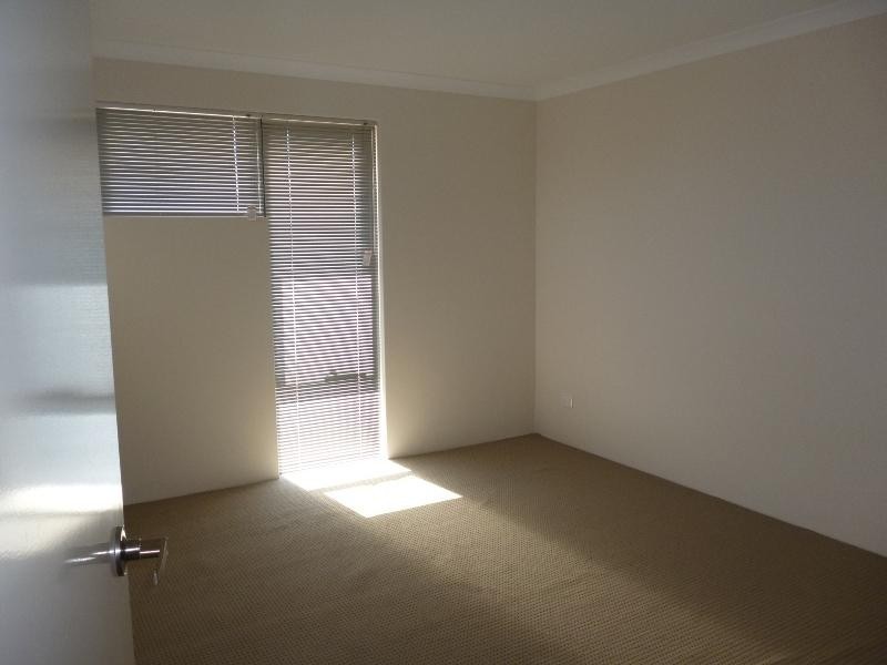36 Halesworth Pde, Butler WA 6036