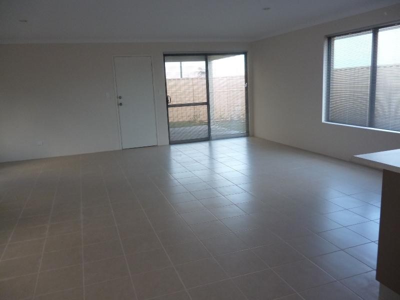 36 Halesworth Pde, Butler WA 6036