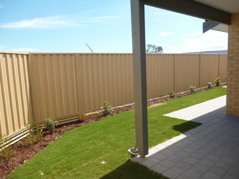 36 Halesworth Pde, Butler WA 6036