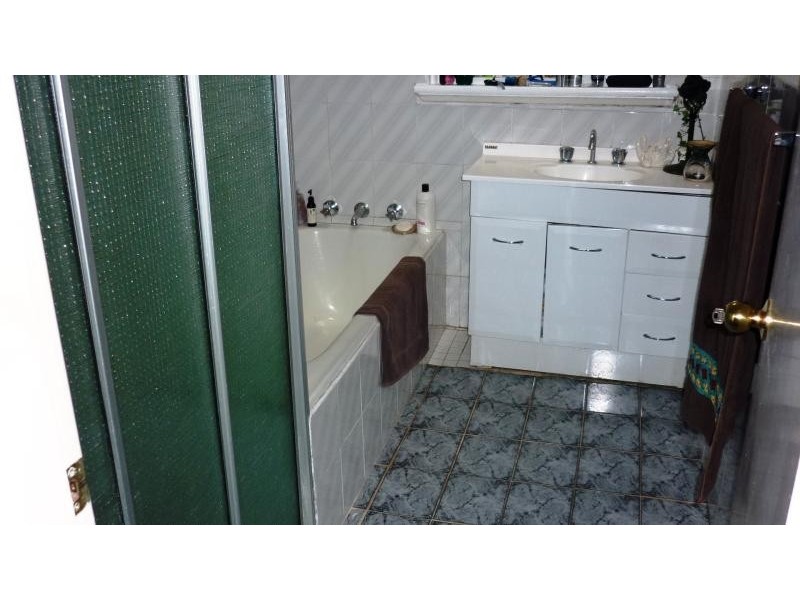 185 Treasure Rd, Queens Park WA 6107