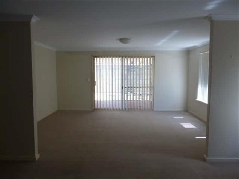 8 Noosa  Wk, Merriwa WA 6030