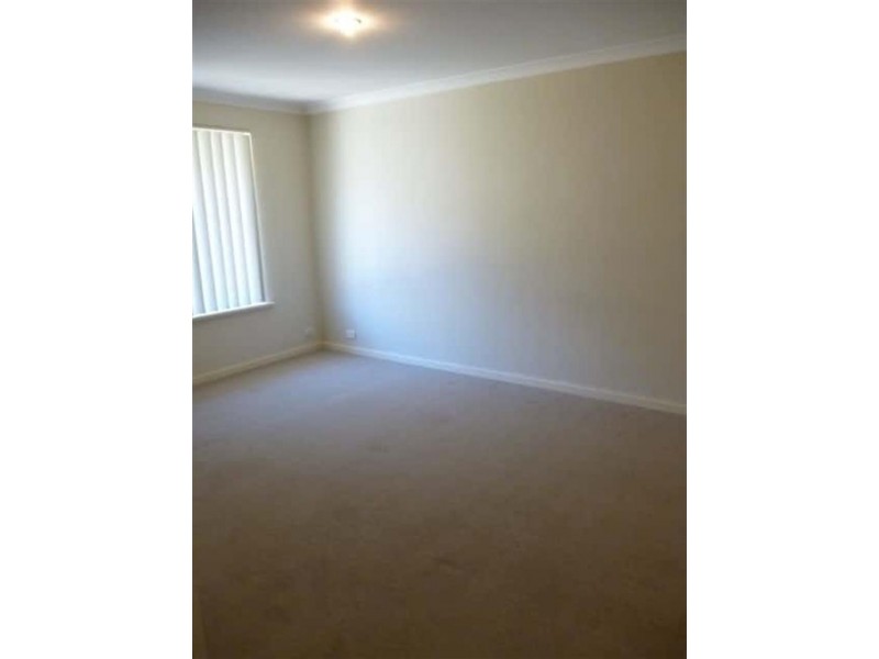 8 Noosa  Wk, Merriwa WA 6030