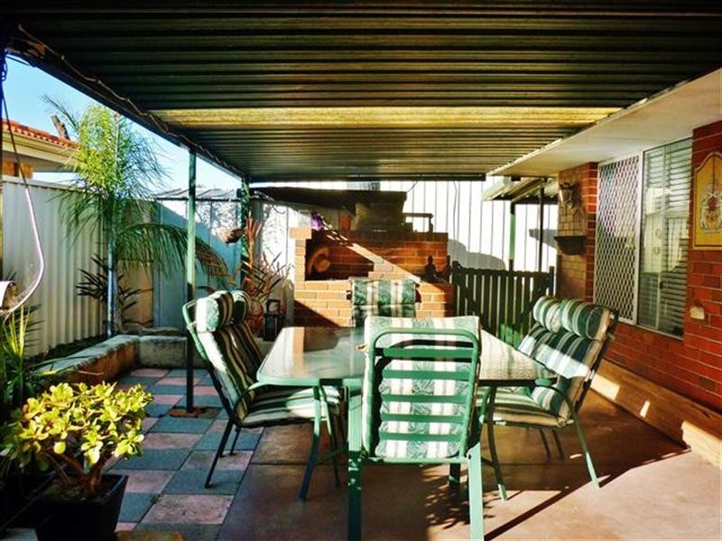 2 Jarrah Ct, Beechboro WA 6063