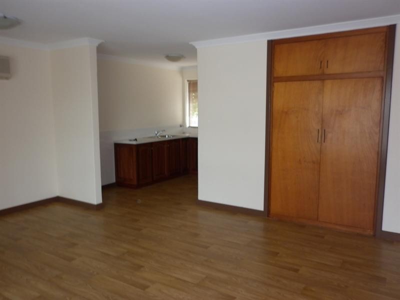 143 Sulphur Rd, Orelia WA 6167