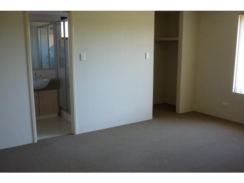 9 taunton Mews, Leda WA 6170