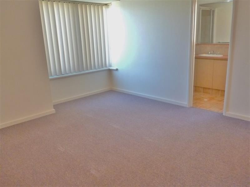 188 Shreeve Rd, Canning Vale WA 6155