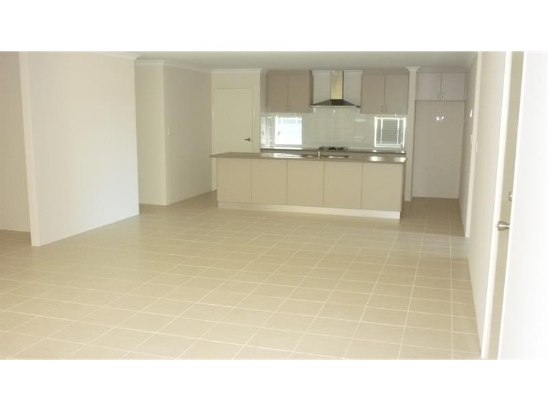 38 Highland Cres, Meadow Springs WA 6210