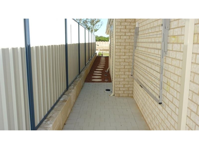 38 Highland Cres, Meadow Springs WA 6210