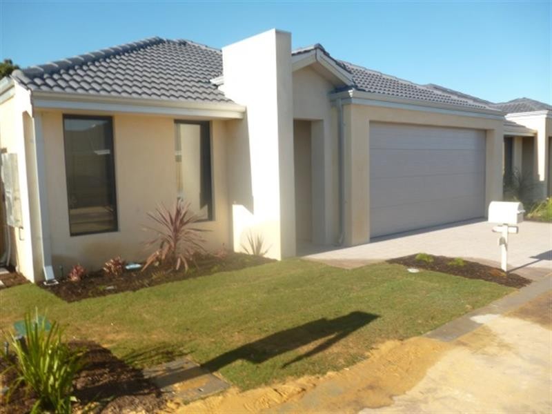 8 Dowak Lane, Byford WA 6122