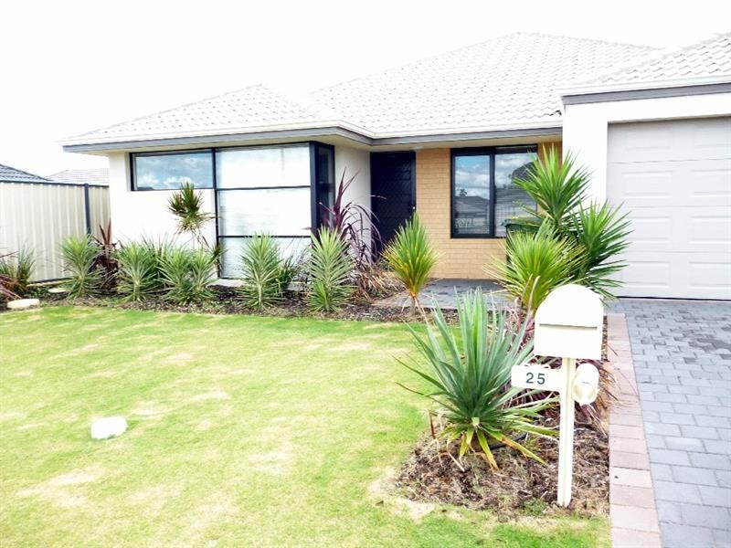 25 Bramshaw  St, Meadow Springs WA 6210