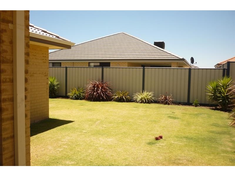 25 Bramshaw  St, Meadow Springs WA 6210
