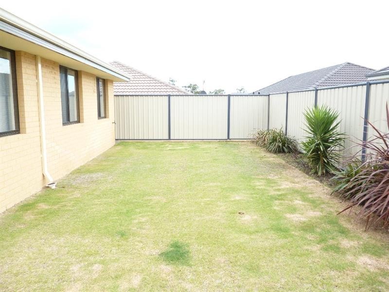 25 Bramshaw  St, Meadow Springs WA 6210