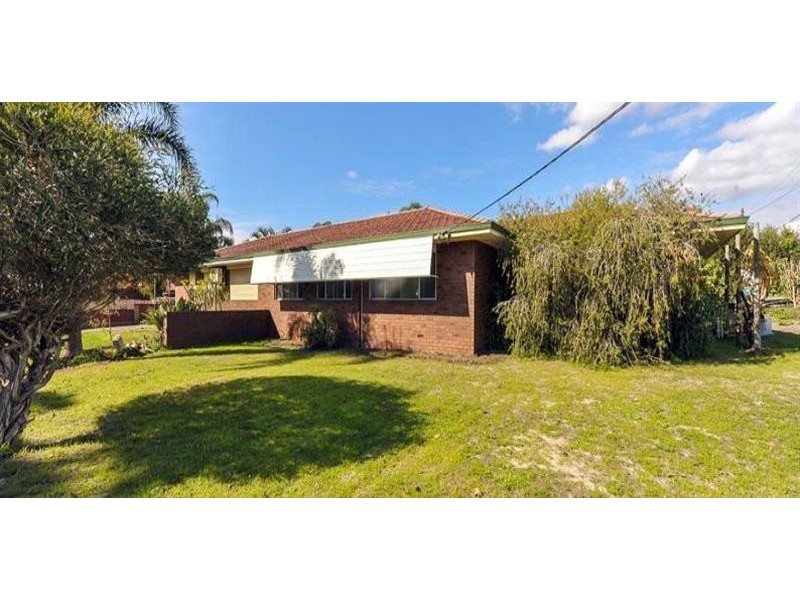 1 Manuel Cres, Redcliffe WA 6104