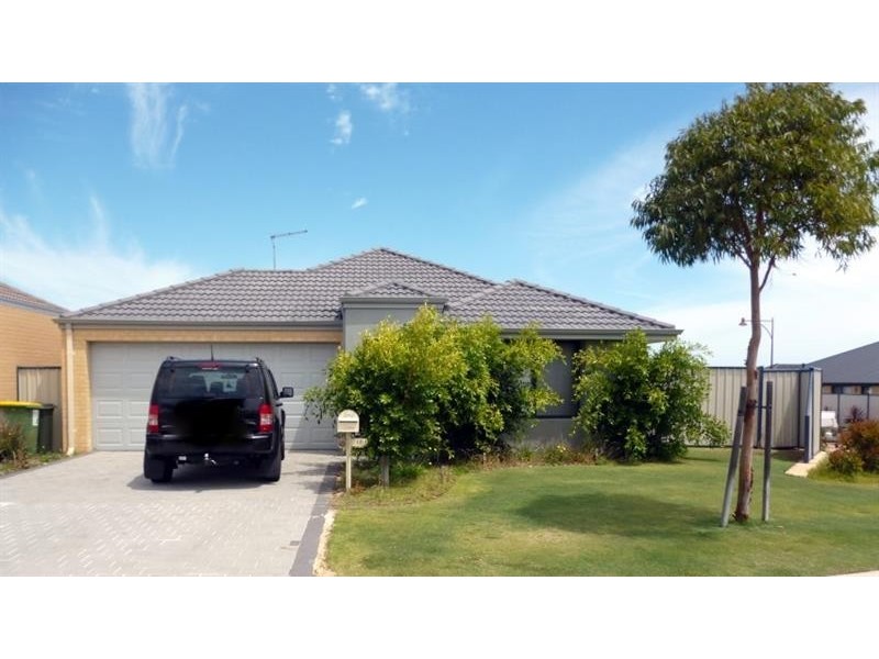 10 St Pierre Loop, Meadow Springs WA 6210