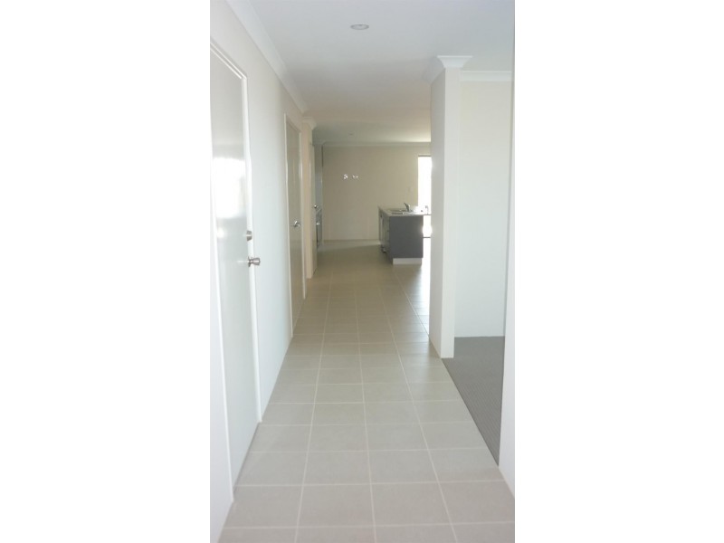 10 St Pierre Loop, Meadow Springs WA 6210